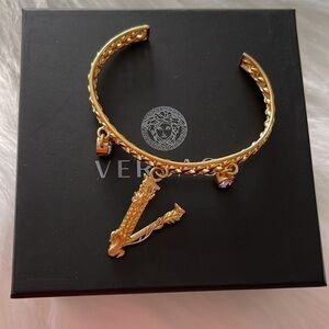 VERSACE bracelet crystals authentic 100%‎